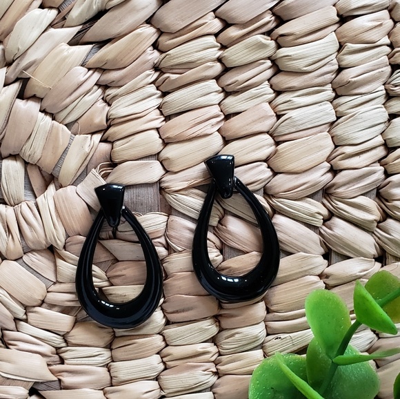 Vintage Jewelry - 🍀3/$25 Vintage 90s Black Drop Earrings
